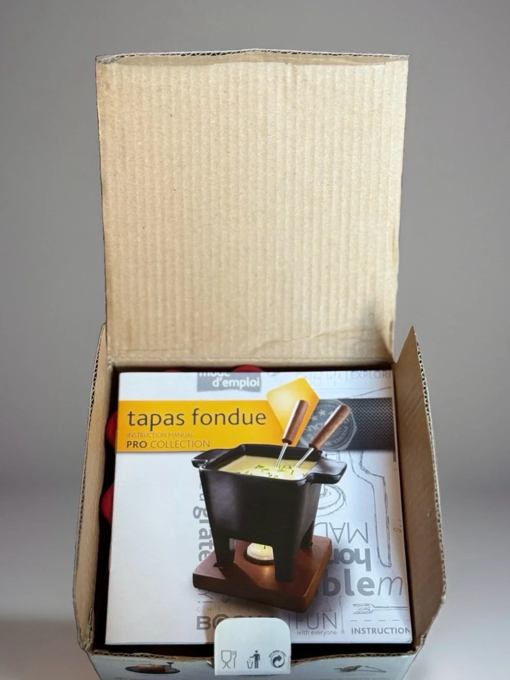 BOSKA Holland Ceramic Tapas Cheese Fondue Set Red Pot Wood Base Forks NIB New